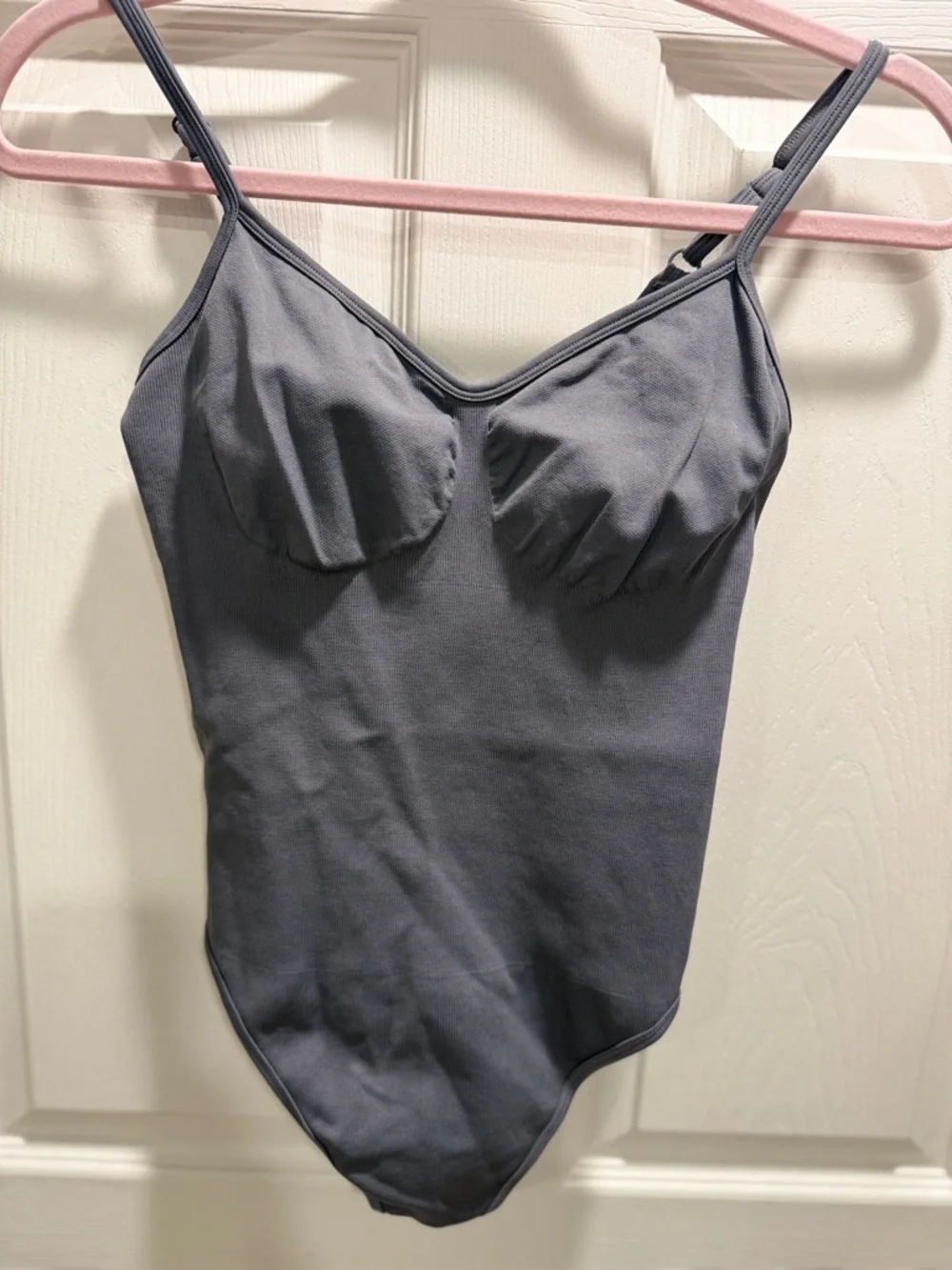 NWOT OQQ Seamless Thong Bodysuit Medium Gray Sculpting Stretch Cami Slim Fit - Picture 4 of 9